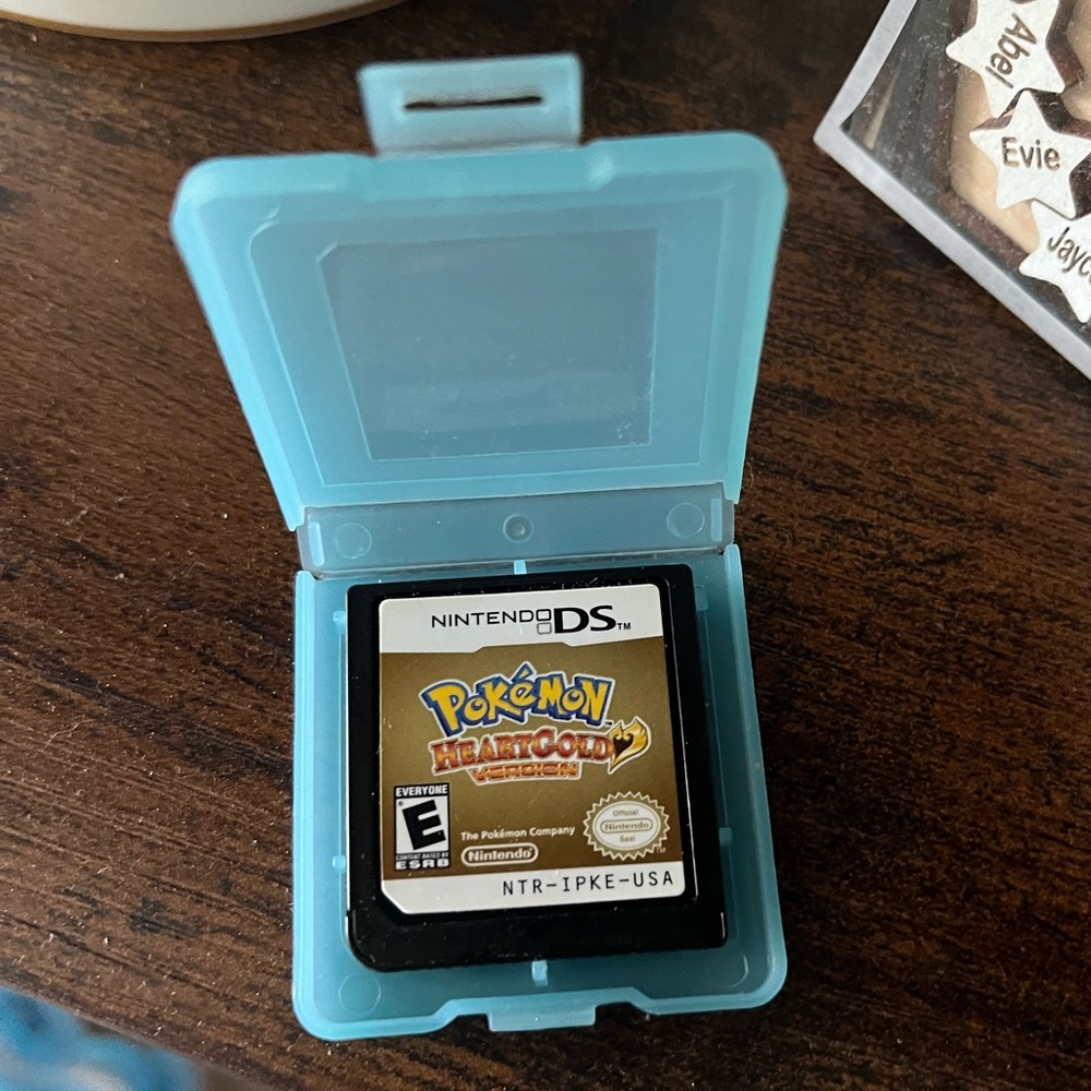 Pokémon Heartgold Version Nintendo DS Game